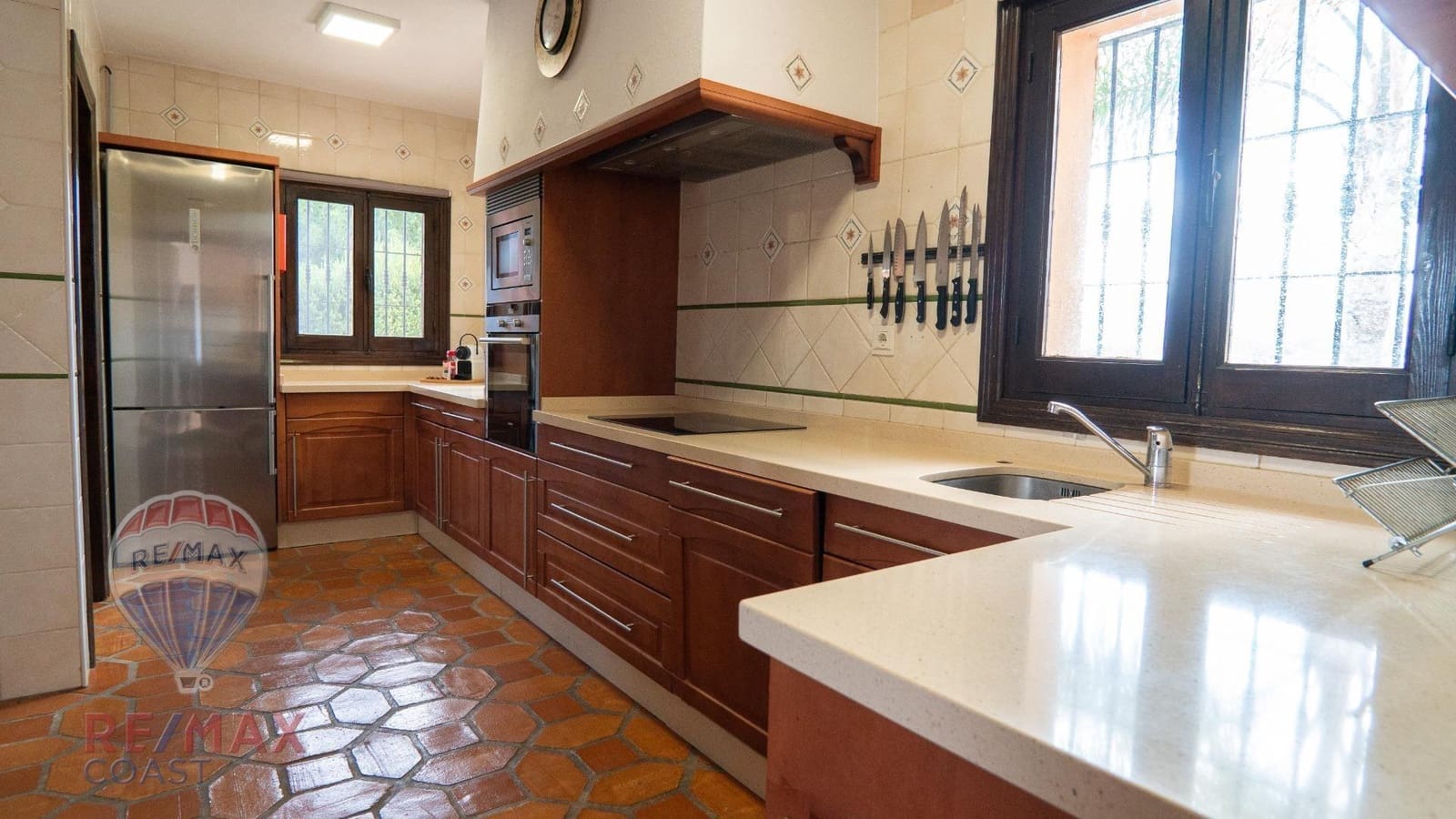 4 quarto Moradia para venda em Alhaurin de la Torre com piscina garagem - 1 050 000 € (Ref: 9341325)