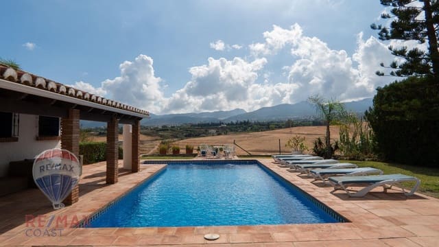 4 sypialnia Willa na sprzedaż w Alhaurín de la Torre z basenem garażem - 1 050 000 € (Ref: 9341325)