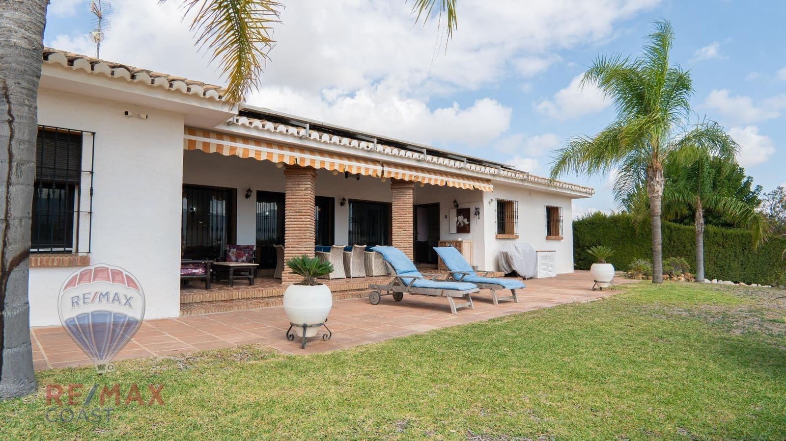 4 quarto Moradia para venda em Alhaurin de la Torre com piscina garagem - 1 050 000 € (Ref: 9341325)