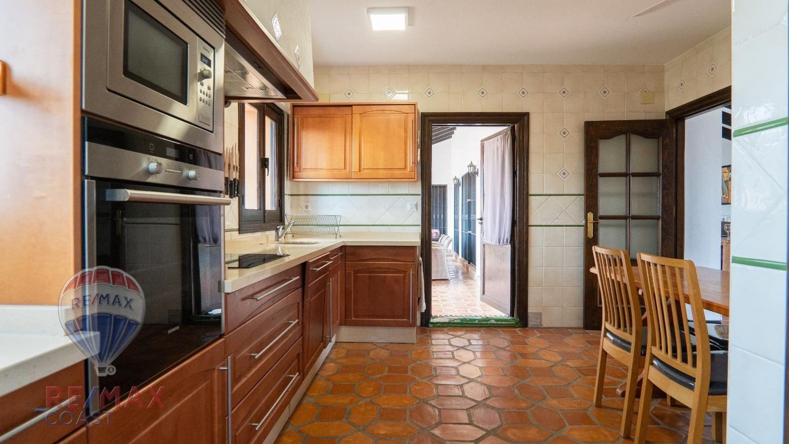 4 quarto Moradia para venda em Alhaurin de la Torre com piscina garagem - 1 050 000 € (Ref: 9341325)