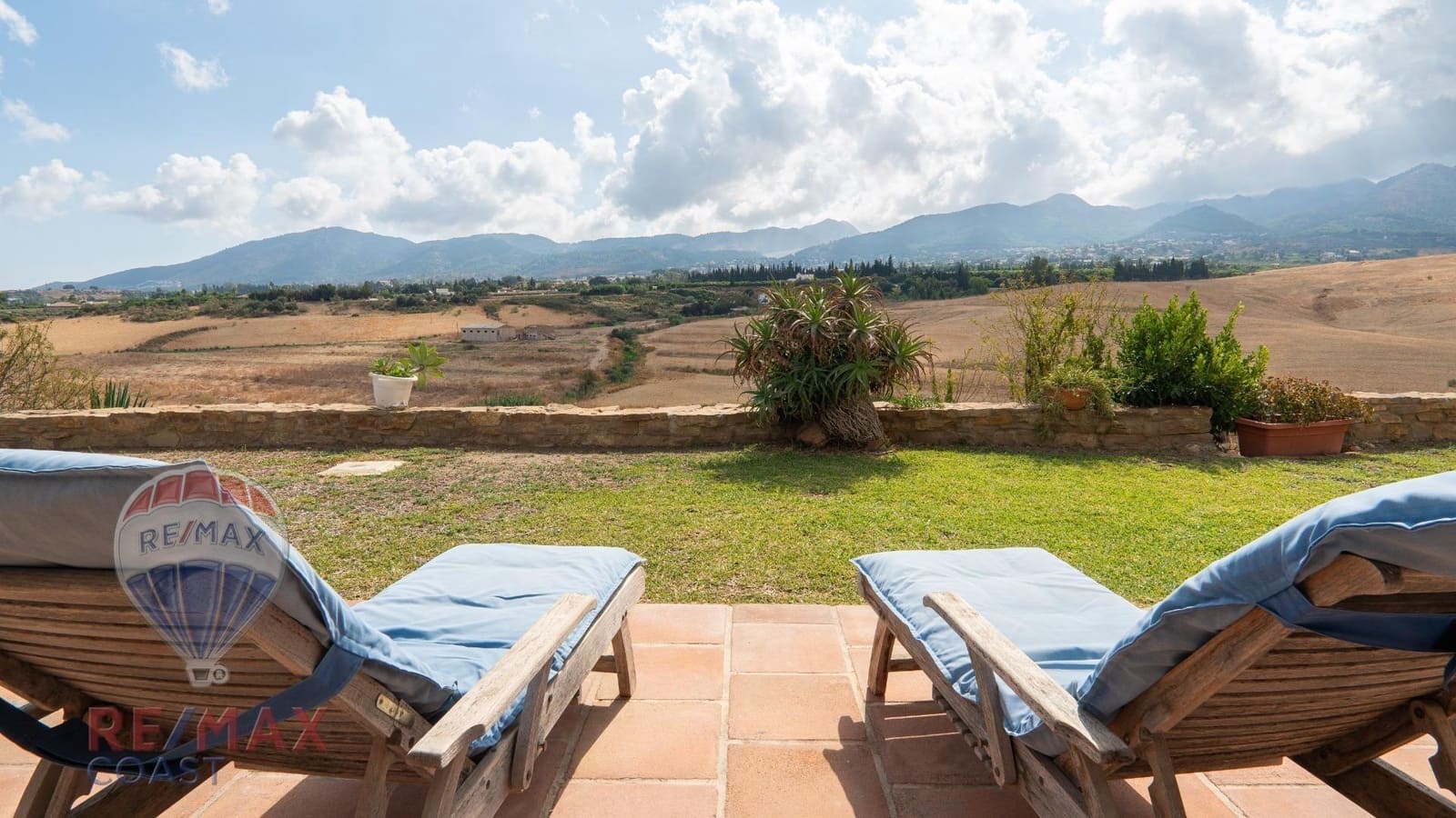 4 quarto Moradia para venda em Alhaurin de la Torre com piscina garagem - 1 050 000 € (Ref: 9341325)