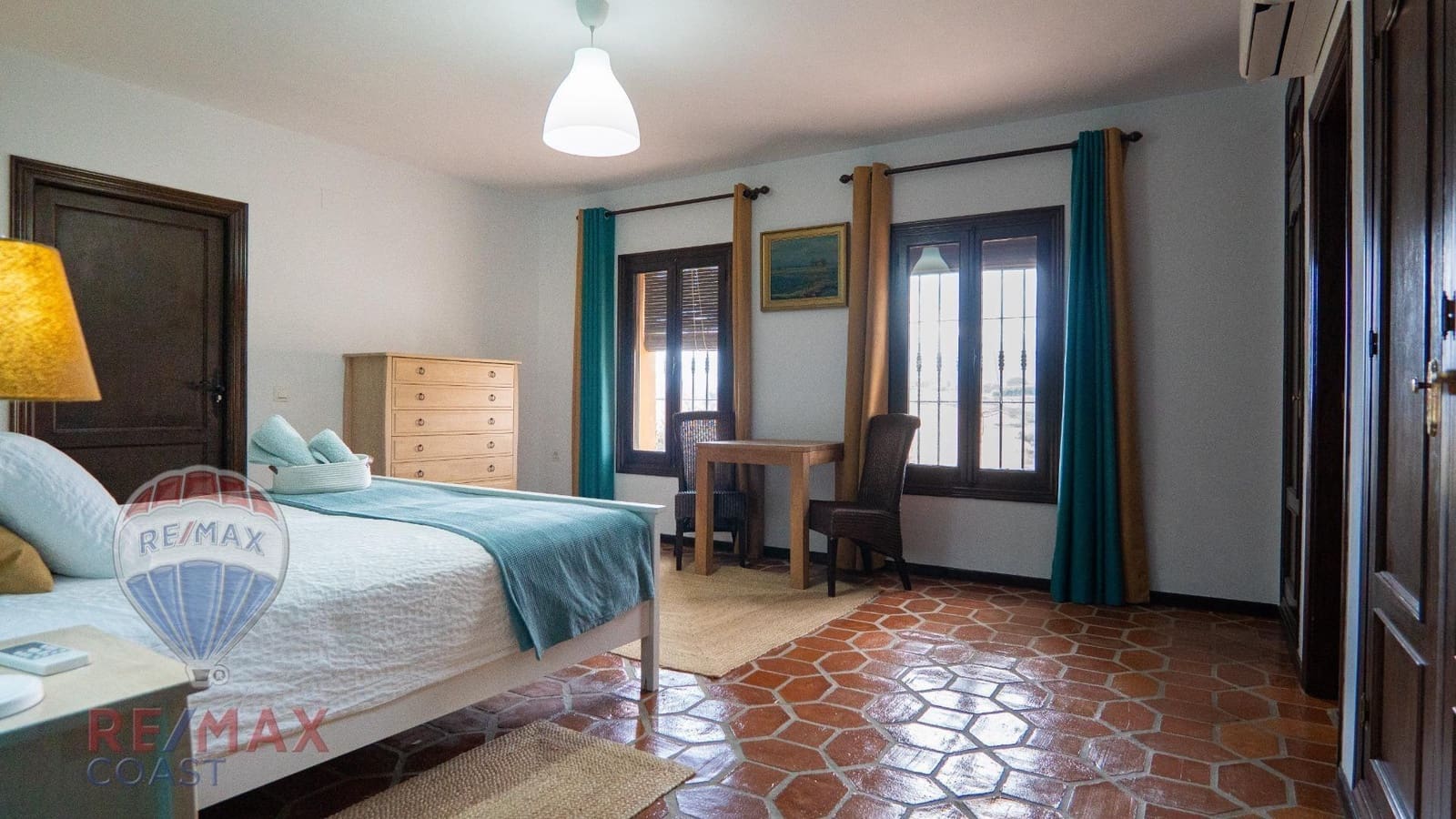 4 quarto Moradia para venda em Alhaurin de la Torre com piscina garagem - 1 050 000 € (Ref: 9341325)