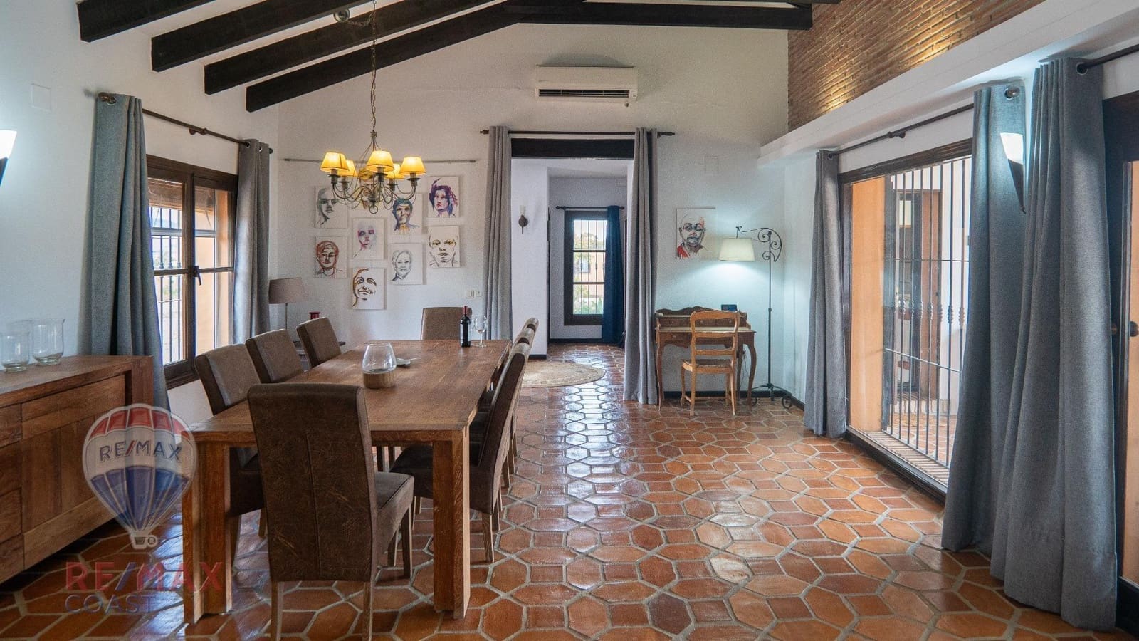 4 quarto Moradia para venda em Alhaurin de la Torre com piscina garagem - 1 050 000 € (Ref: 9341325)