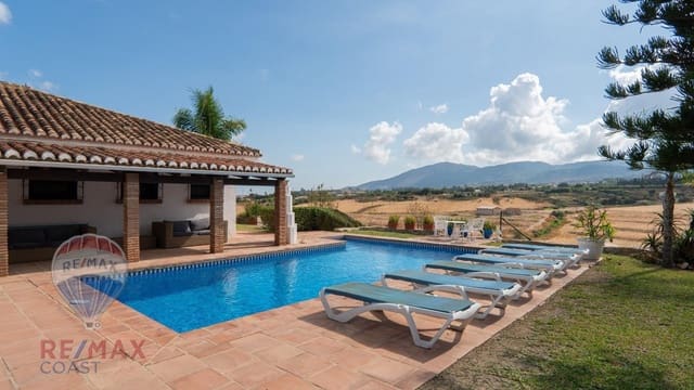 4 sypialnia Willa na sprzedaż w Alhaurín de la Torre z basenem garażem - 1 050 000 € (Ref: 9341325)