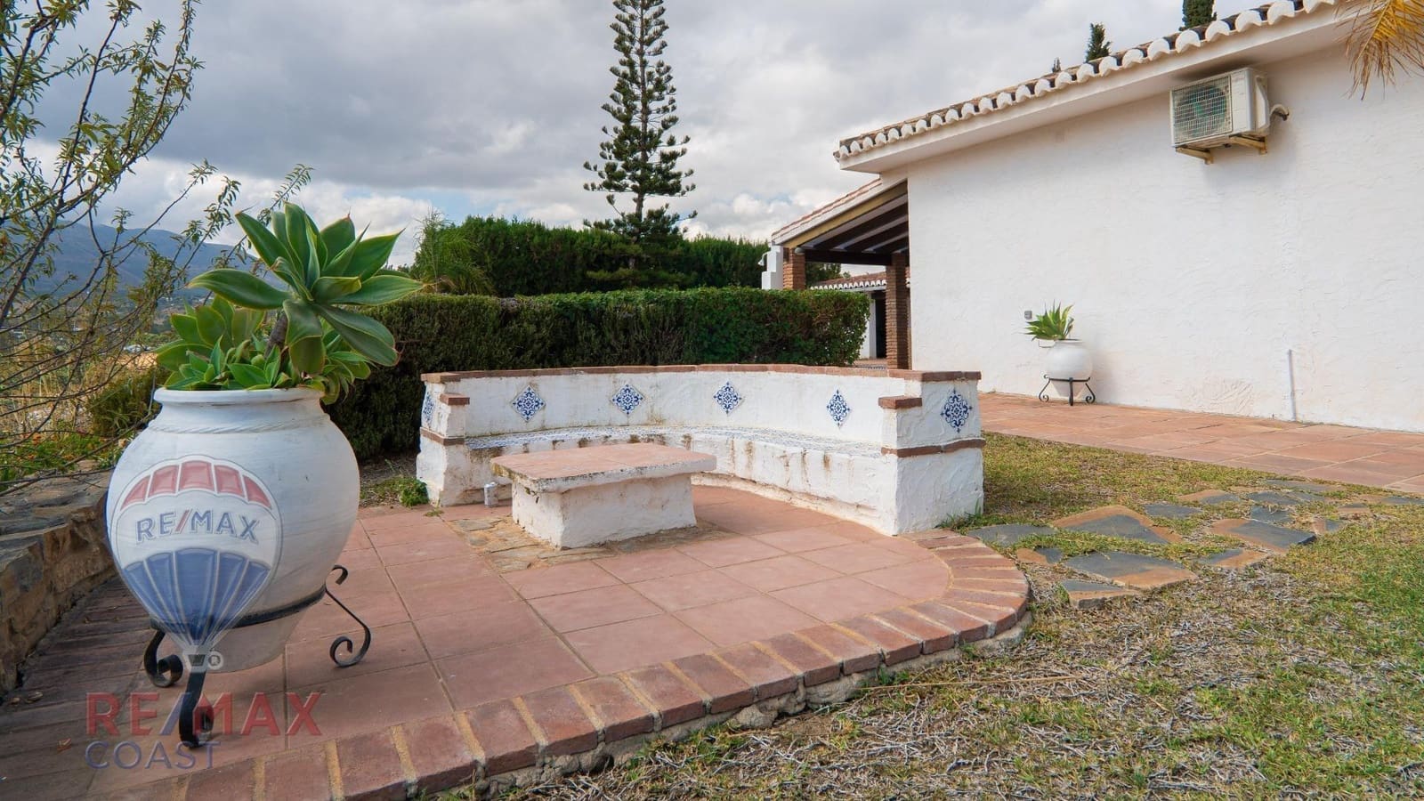 4 quarto Moradia para venda em Alhaurin de la Torre com piscina garagem - 1 050 000 € (Ref: 9341325)