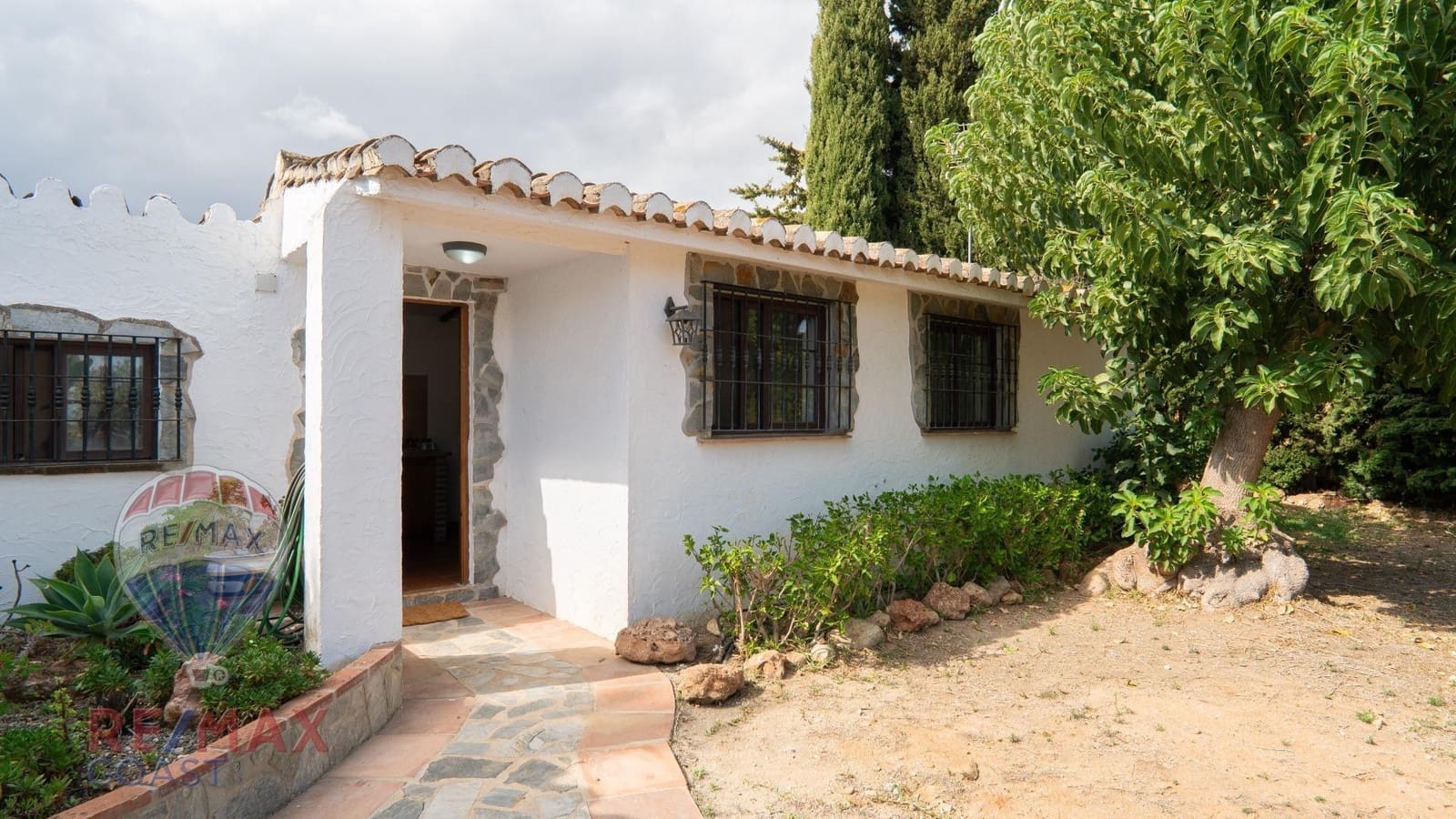 4 quarto Moradia para venda em Alhaurin de la Torre com piscina garagem - 1 050 000 € (Ref: 9341325)