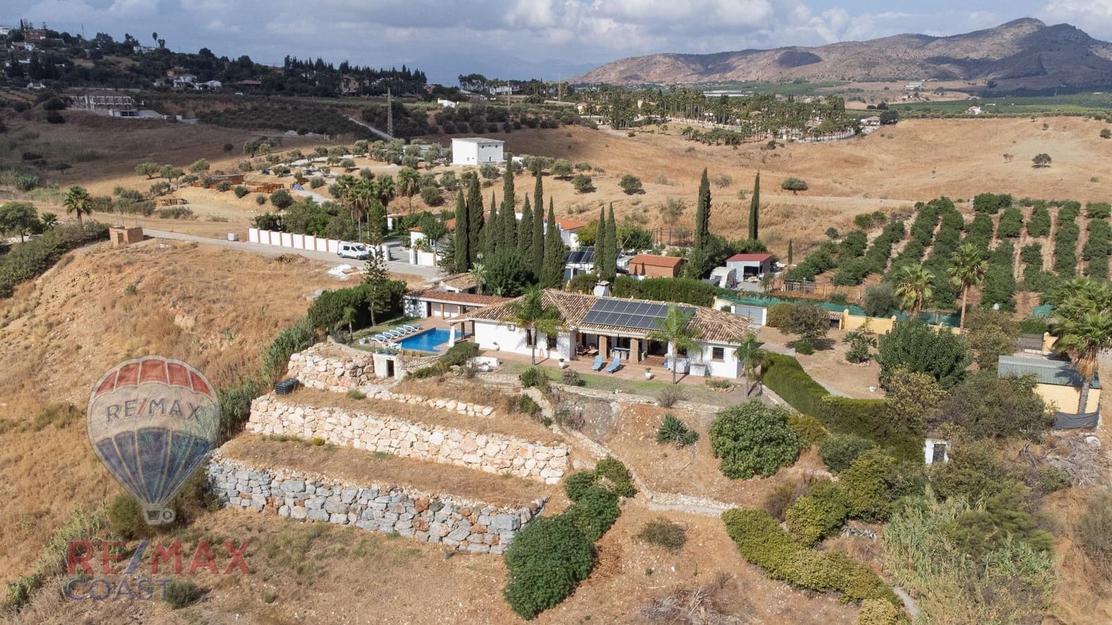 4 quarto Moradia para venda em Alhaurin de la Torre com piscina garagem - 1 050 000 € (Ref: 9341325)