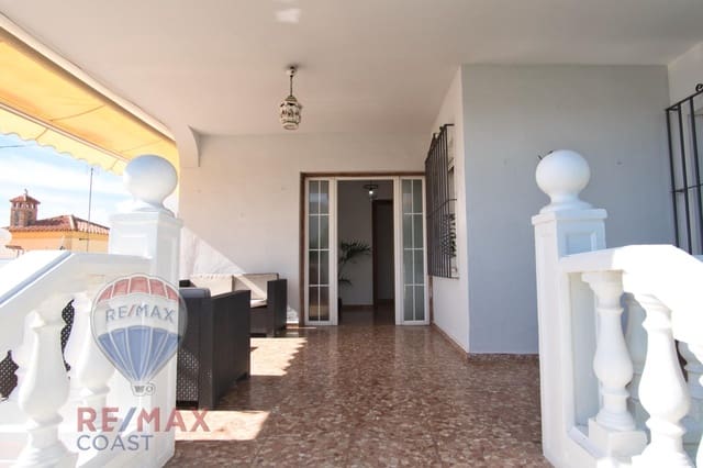 5 soveværelse Villa til salg i Rincón de la Victoria med swimmingpool - € 790.000 (Ref: 9379220)