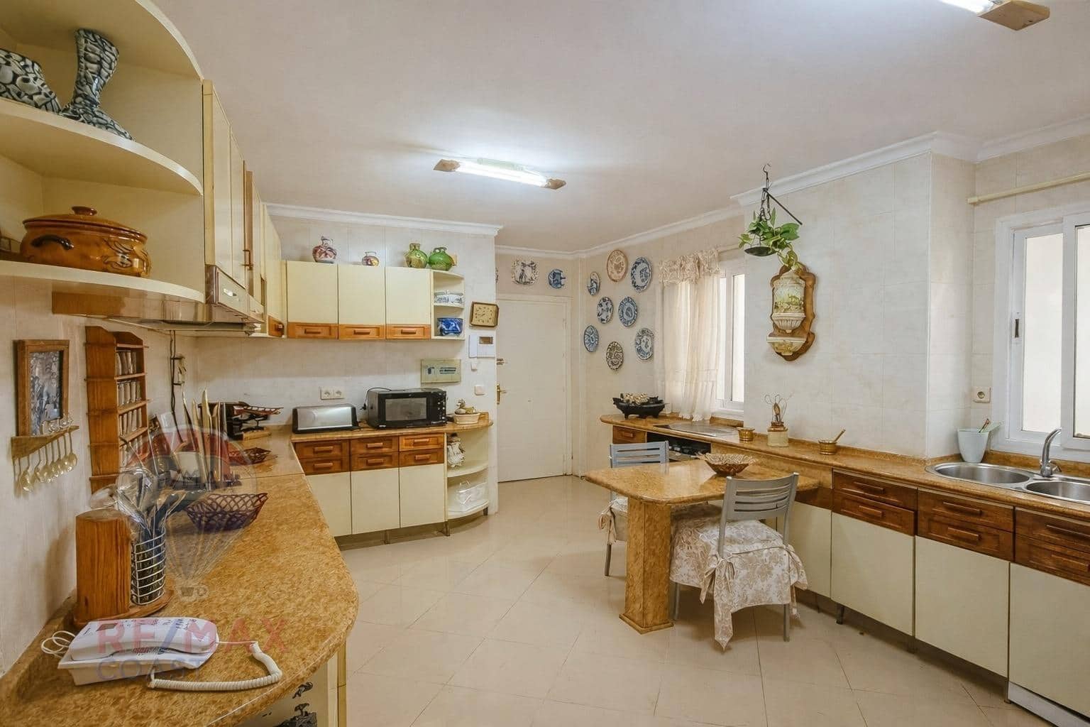 4 bedroom Flat for sale in Malaga city with garage - € 669,000 (Ref: 9403519)