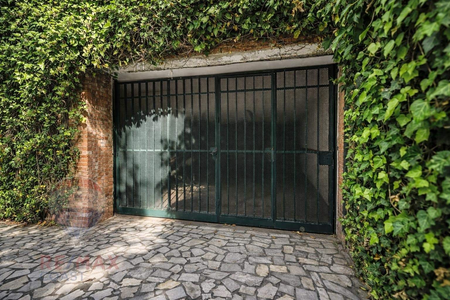 4 bedroom Flat for sale in Malaga city with garage - € 669,000 (Ref: 9403519)