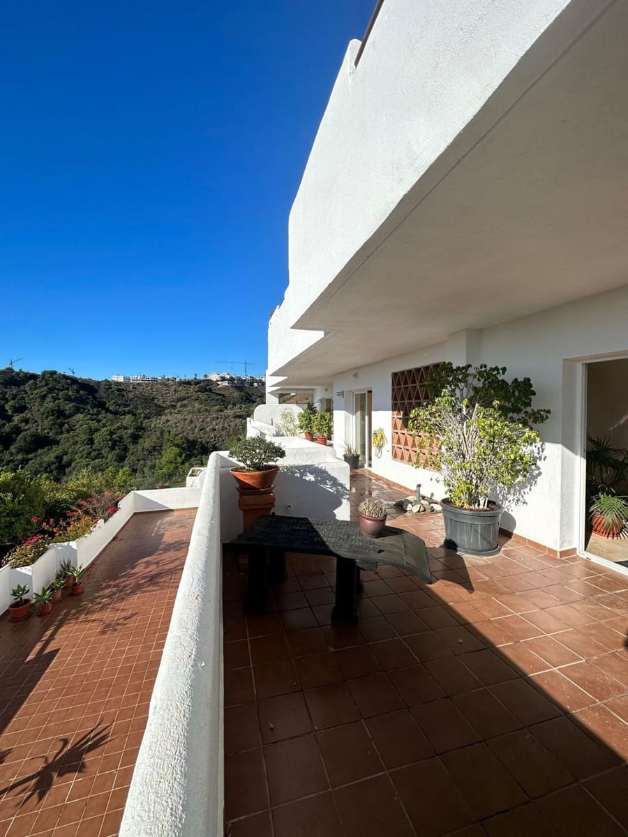 3 soveværelse Lejlighed til leje i New Golden Mile med swimmingpool garage - € 2.550 (Ref: 9427396)