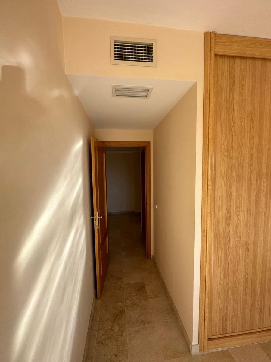 3 soverom Leilighet til leie i New Golden Mile med svømmebasseng garasje - € 2 300 (Ref: 9427396)