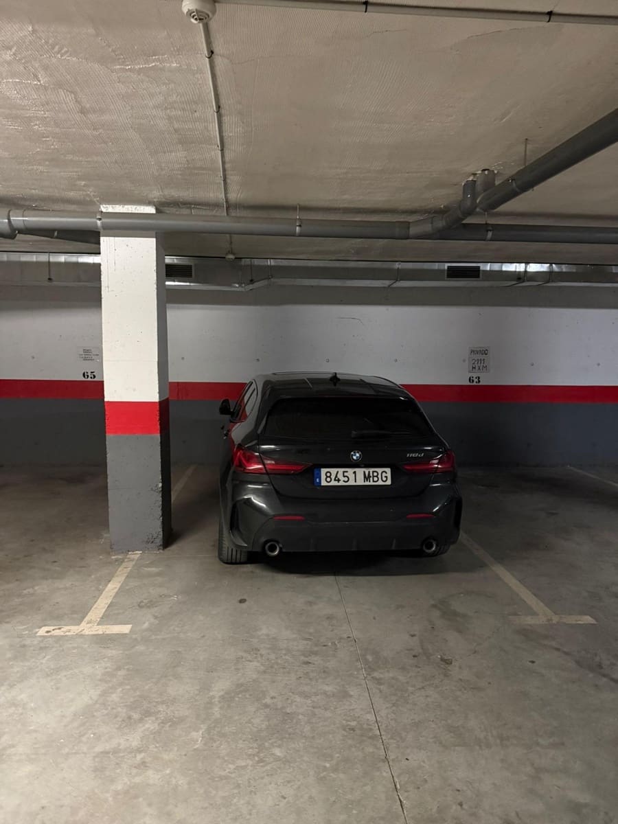 3 soverom Leilighet til leie i New Golden Mile med svømmebasseng garasje - € 2 300 (Ref: 9427396)