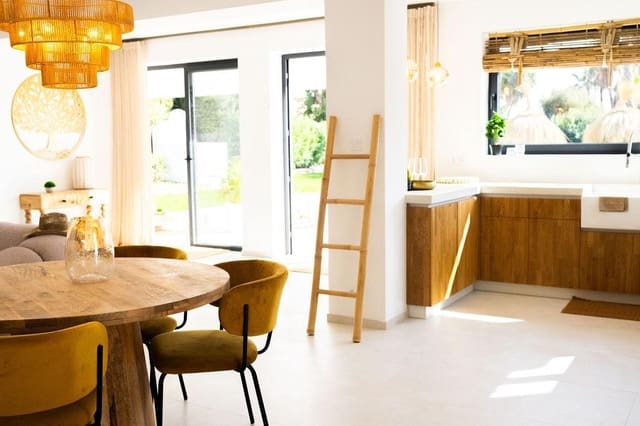 3 bedroom Villa for sale in Guadalobón, Estepona with pool garage - € 1,495,000 (Ref: 9427397)