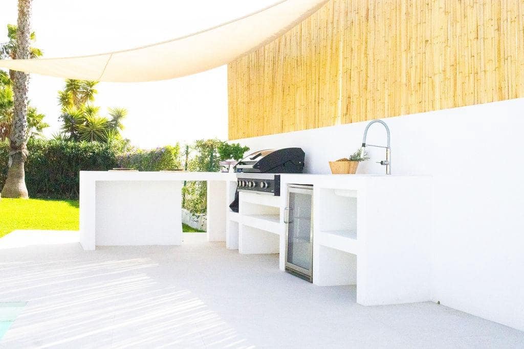 3 slaapkamer Villa te koop in Estepona met zwembad garage - € 1.495.000 (Ref: 9427397)