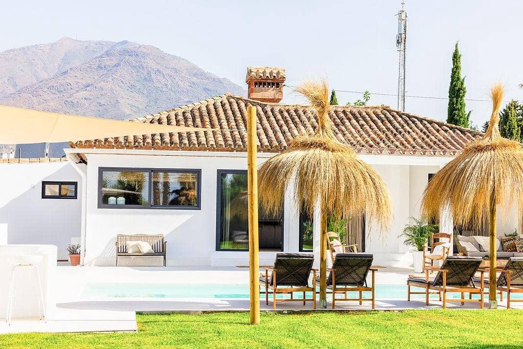 3 slaapkamer Villa te koop in Estepona met zwembad garage - € 1.495.000 (Ref: 9427397)