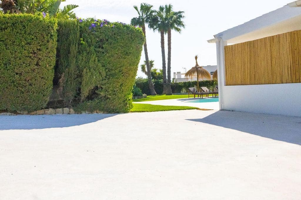 3 slaapkamer Villa te koop in Estepona met zwembad garage - € 1.495.000 (Ref: 9427397)