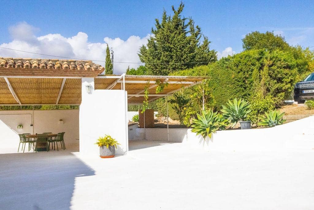 3 slaapkamer Villa te koop in Estepona met zwembad garage - € 1.495.000 (Ref: 9427397)