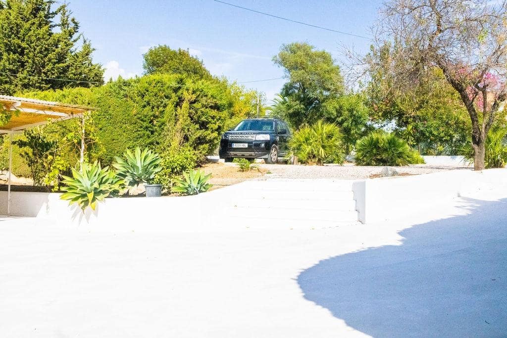 3 slaapkamer Villa te koop in Estepona met zwembad garage - € 1.495.000 (Ref: 9427397)