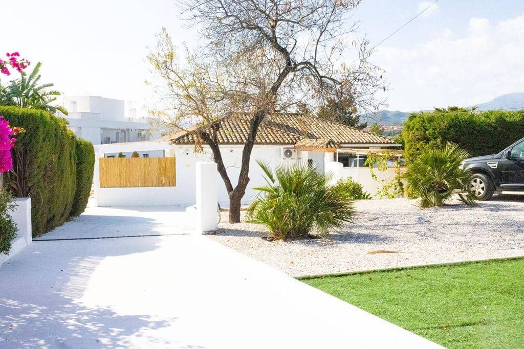 3 slaapkamer Villa te koop in Estepona met zwembad garage - € 1.495.000 (Ref: 9427397)