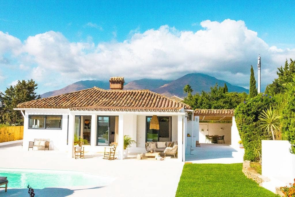 3 slaapkamer Villa te koop in Estepona met zwembad garage - € 1.495.000 (Ref: 9427397)