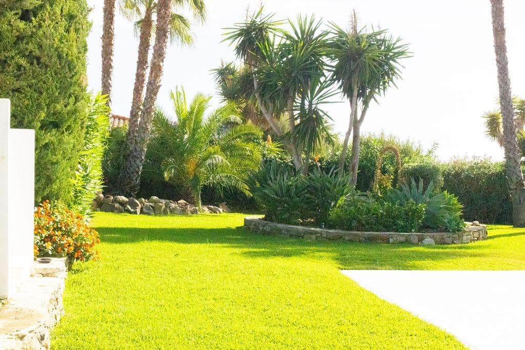 3 slaapkamer Villa te koop in Estepona met zwembad garage - € 1.495.000 (Ref: 9427397)