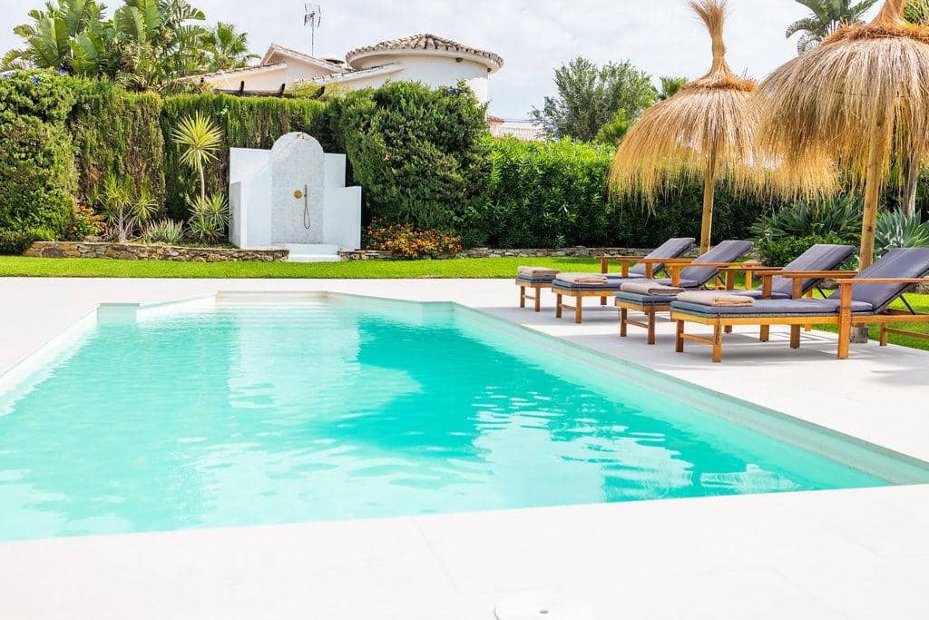 3 slaapkamer Villa te koop in Estepona met zwembad garage - € 1.495.000 (Ref: 9427397)