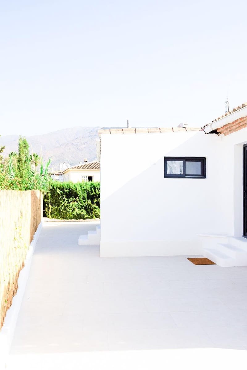 3 slaapkamer Villa te koop in Estepona met zwembad garage - € 1.495.000 (Ref: 9427397)