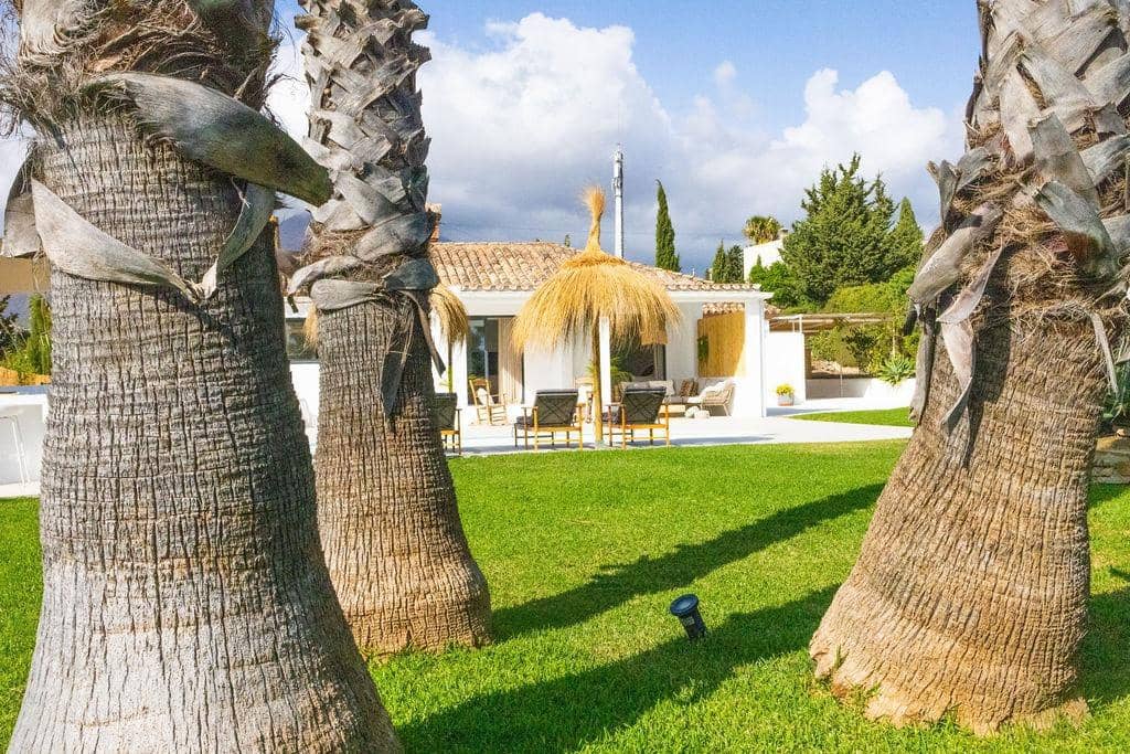 3 slaapkamer Villa te koop in Estepona met zwembad garage - € 1.495.000 (Ref: 9427397)