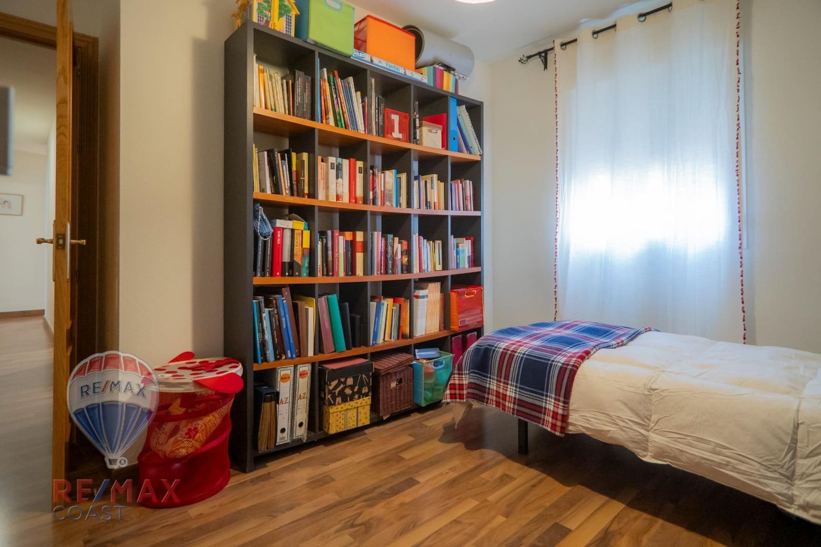 4 bedroom Flat for sale in Malaga city with garage - € 549,900 (Ref: 9452257)