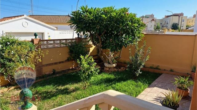 11 chambre Villa/Maison à vendre à Rincón de la Victoria avec piscine garage - 749 000 € (Ref: 9462477)