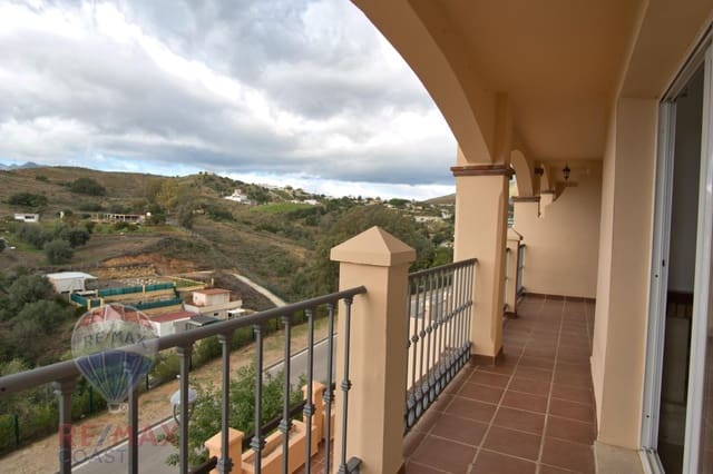 3 bedroom Semi-detached Villa for sale in Mijas Golf, Mijas with pool garage - € 445,000 (Ref: 9462478)