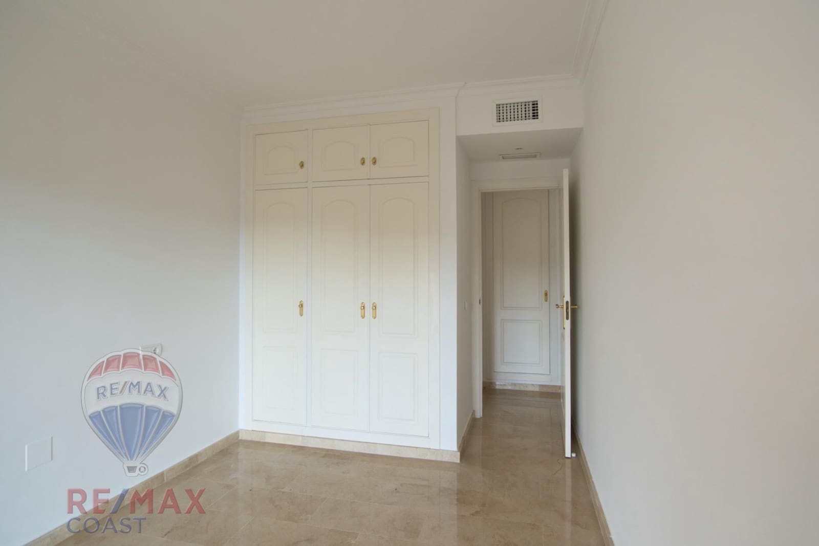 3 sypialnia Dom blizniak na sprzedaż w Mijas Golf z basenem garażem - 414 900 € (Ref: 9462478)