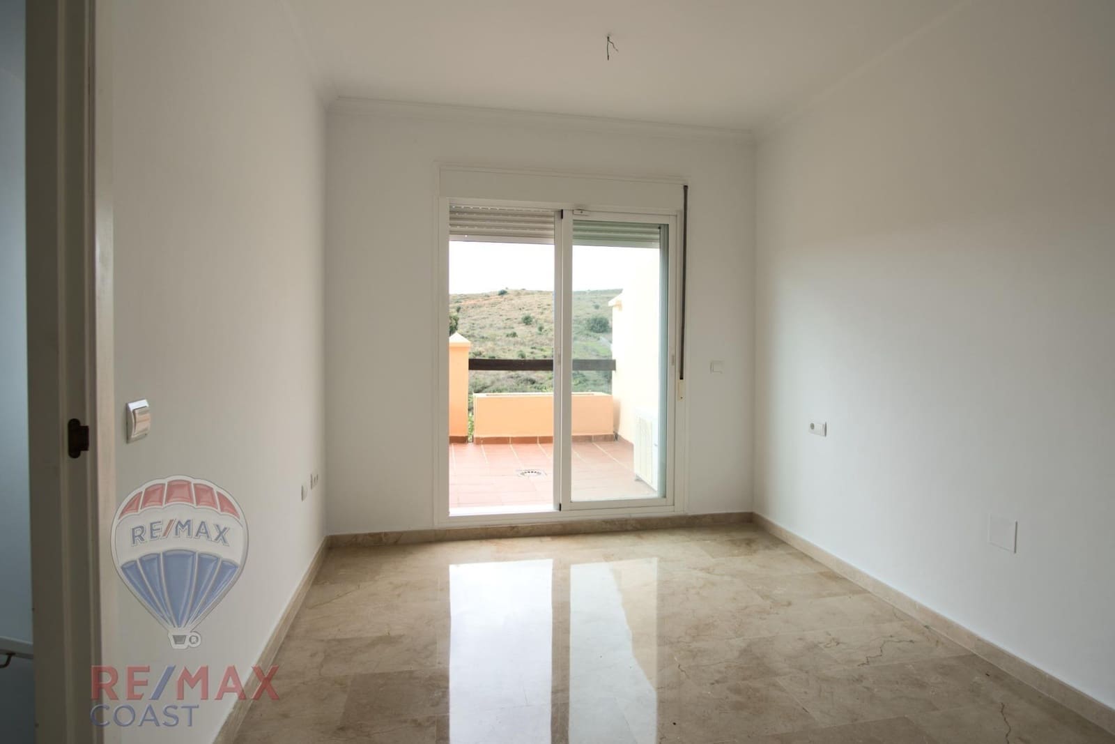 3 sypialnia Dom blizniak na sprzedaż w Mijas Golf z basenem garażem - 414 900 € (Ref: 9462478)