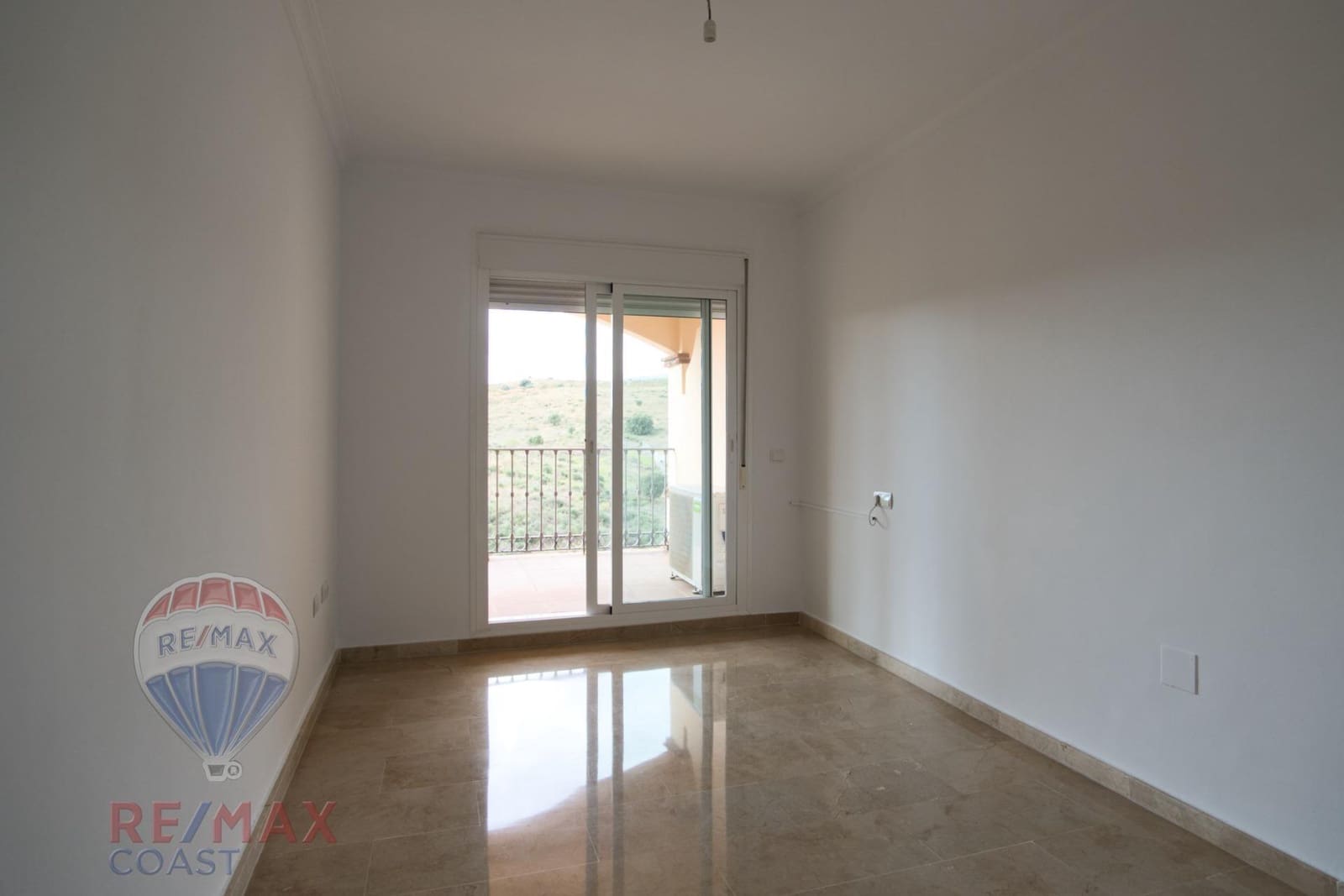 3 sypialnia Dom blizniak na sprzedaż w Mijas Golf z basenem garażem - 414 900 € (Ref: 9462478)