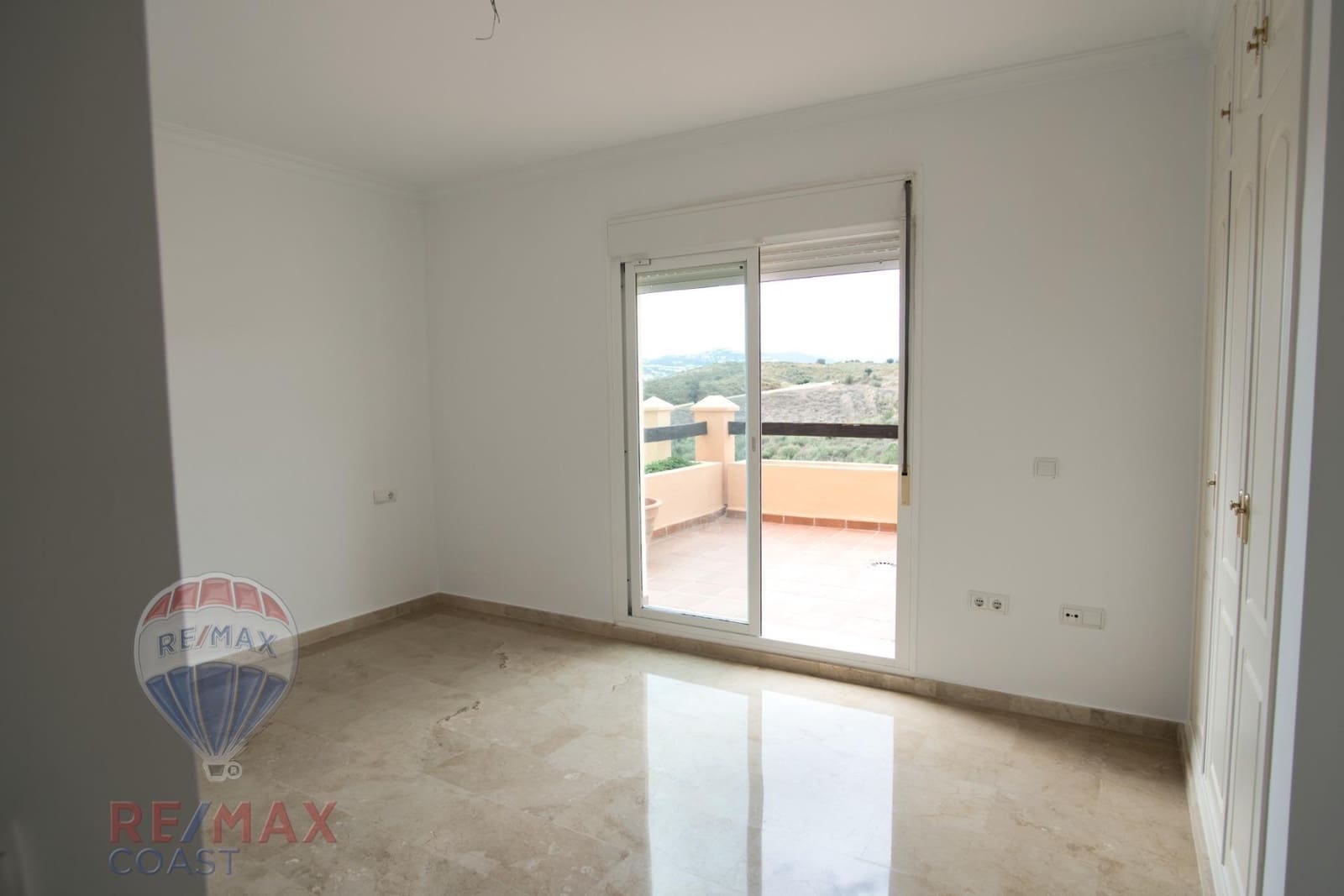 3 sypialnia Dom blizniak na sprzedaż w Mijas Golf z basenem garażem - 414 900 € (Ref: 9462478)