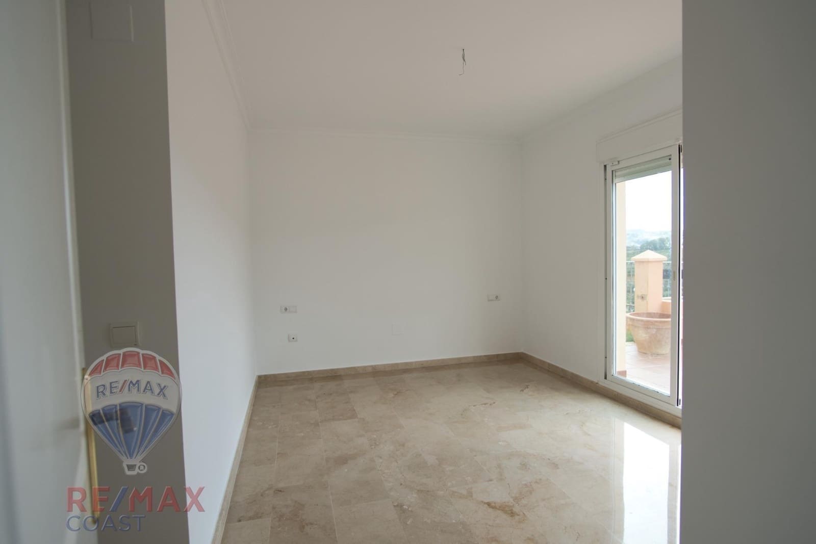 3 sypialnia Dom blizniak na sprzedaż w Mijas Golf z basenem garażem - 414 900 € (Ref: 9462478)