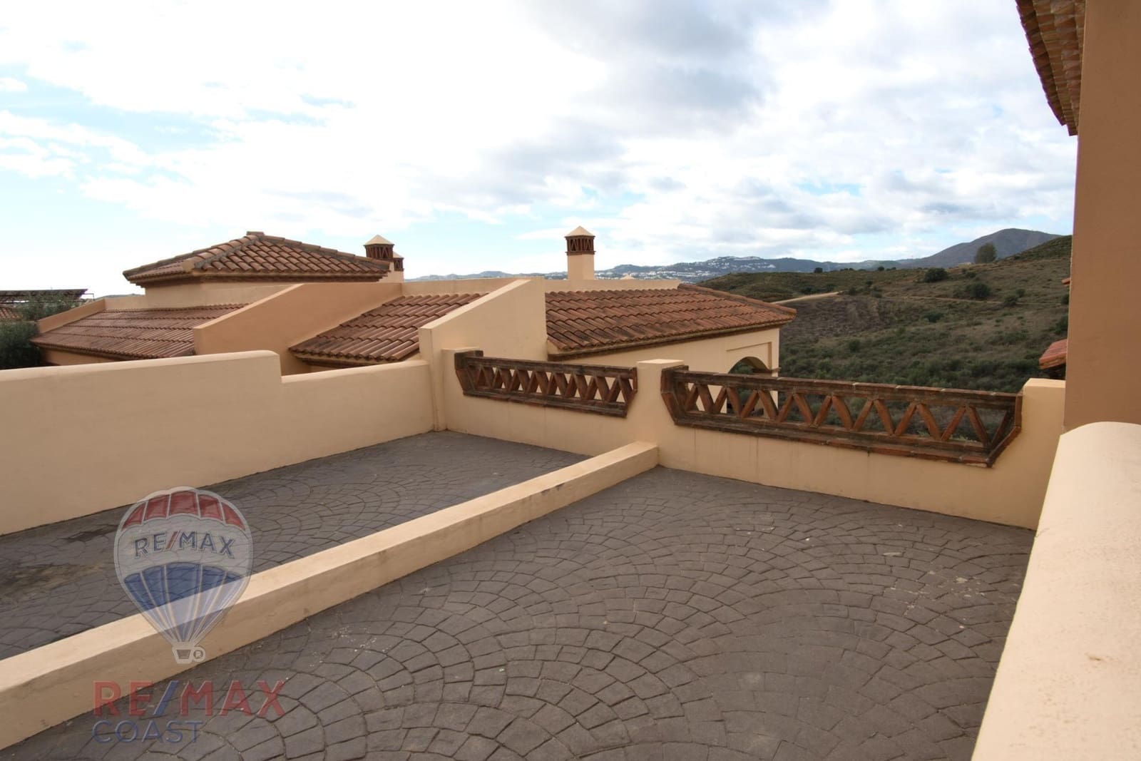 3 sypialnia Dom blizniak na sprzedaż w Mijas Golf z basenem garażem - 414 900 € (Ref: 9462478)