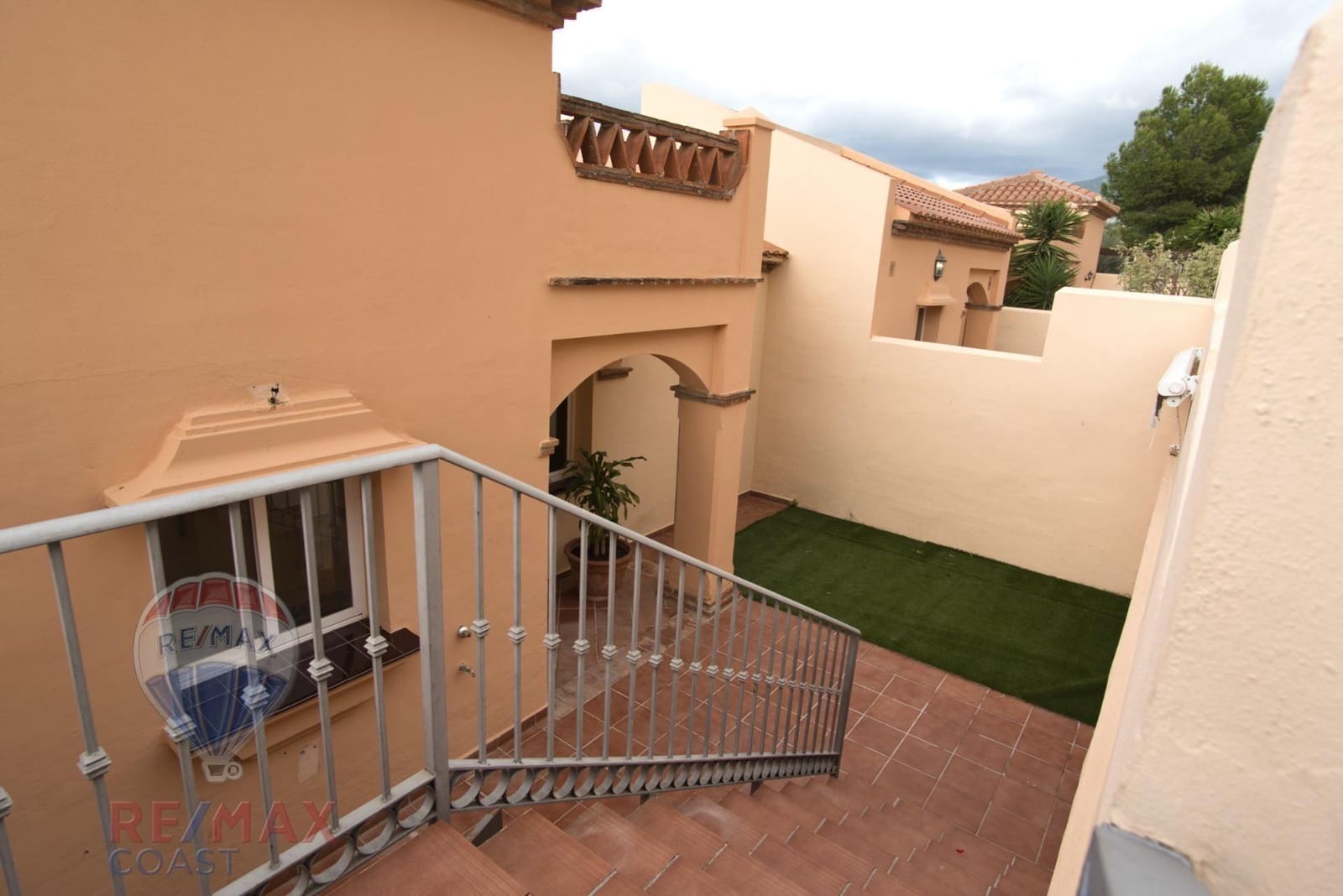 3 sypialnia Dom blizniak na sprzedaż w Mijas Golf z basenem garażem - 414 900 € (Ref: 9462478)