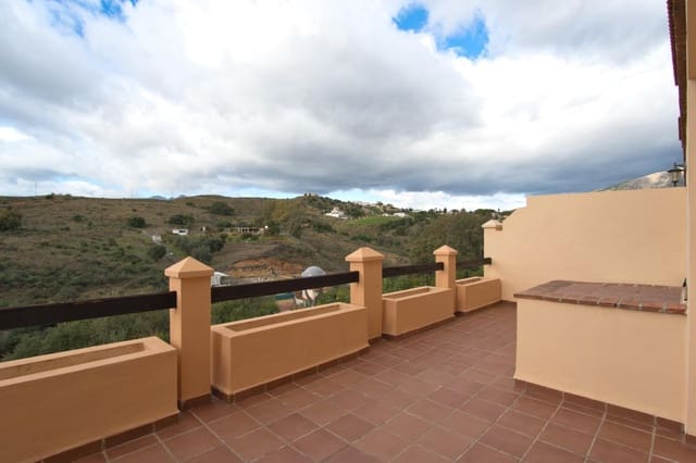 Pareado de 3 habitaciones en Mijas Golf, Mijas en venta con piscina garaje - 445.000 € (Ref: 9462479)