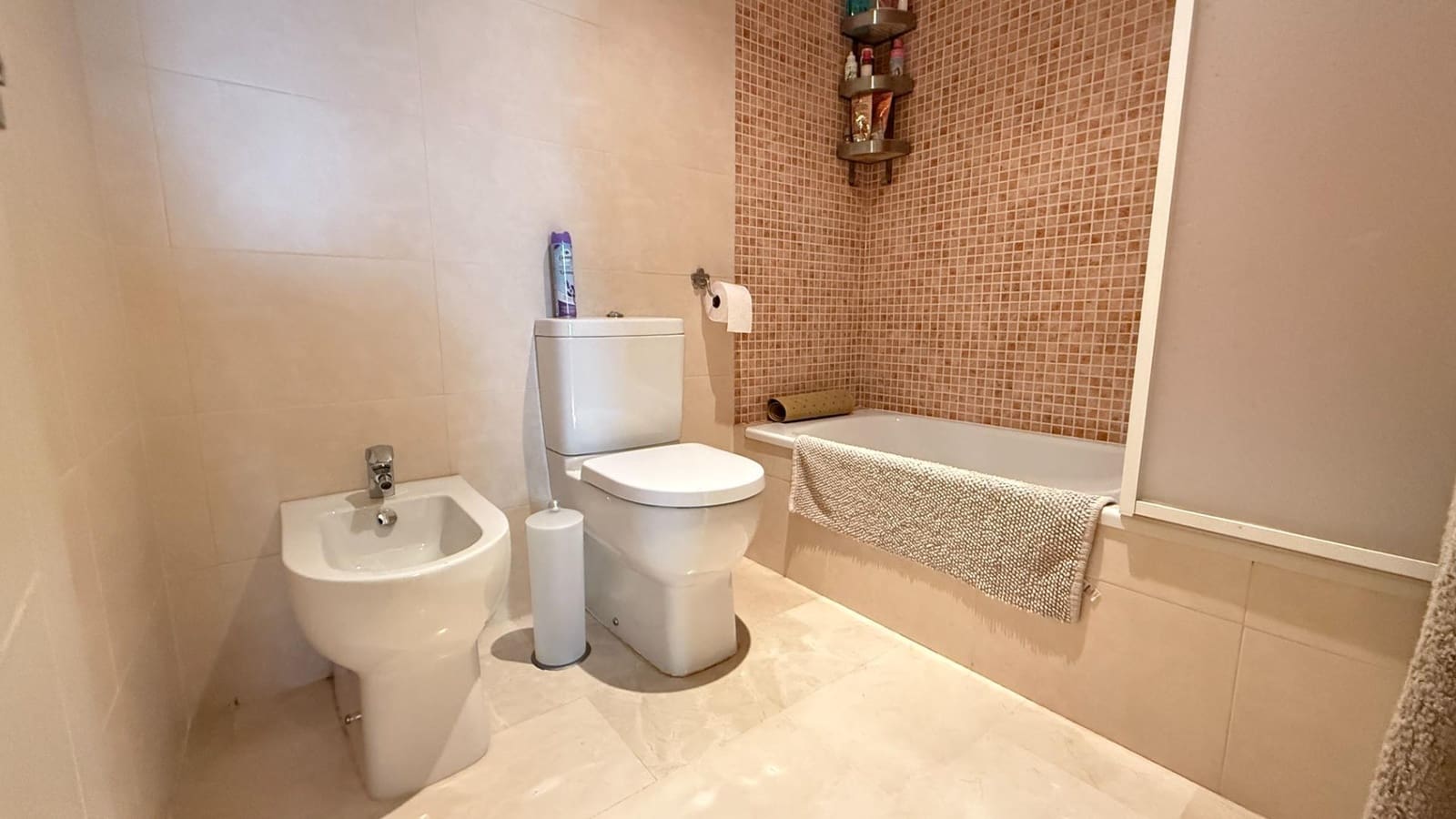 4 soverom Leilighet til salgs i Estepona med svømmebasseng garasje - € 325 000 (Ref: 9495413)