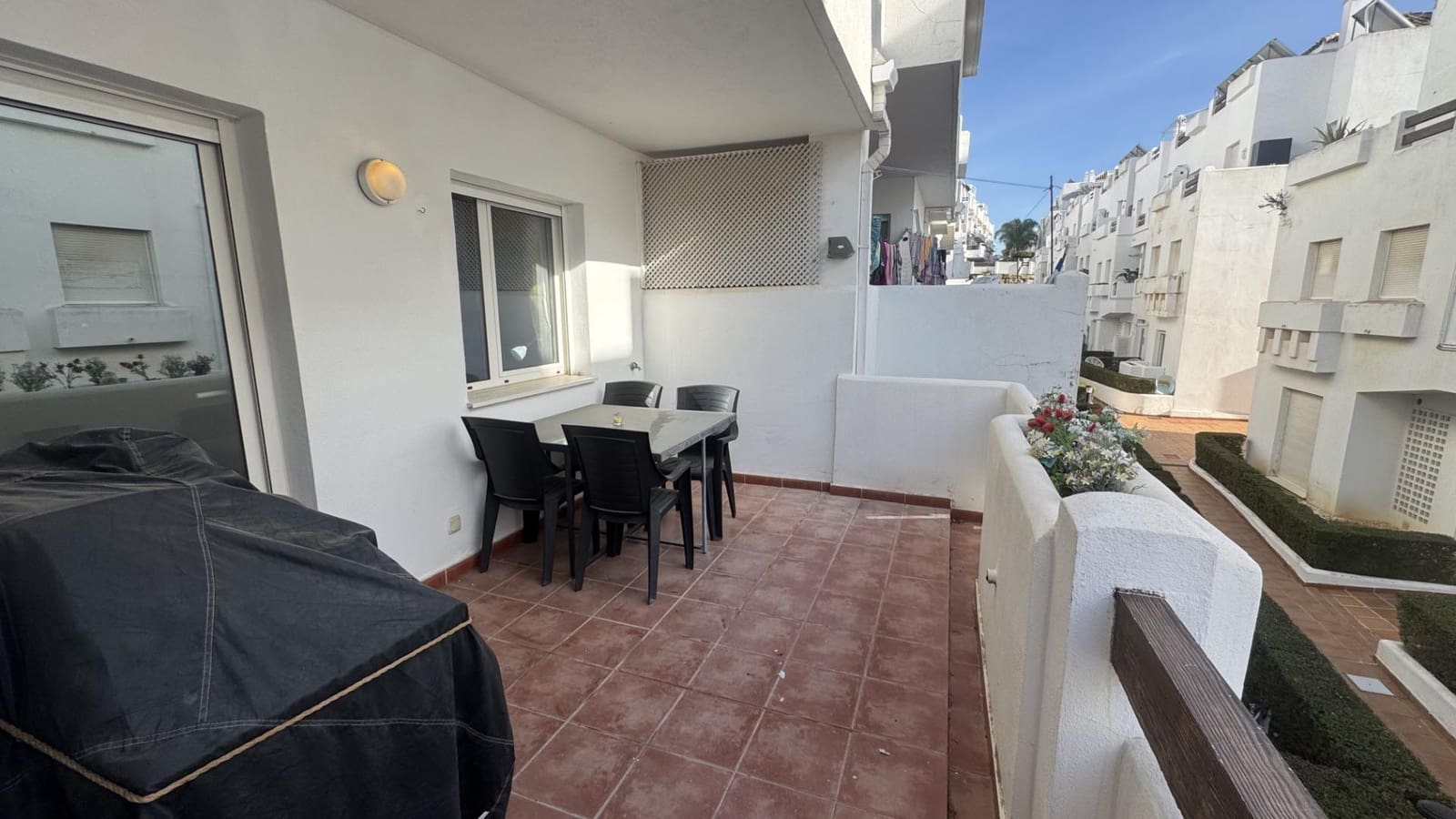 4 chambre Appartement à vendre à Estepona avec piscine garage - 325 000 € (Ref: 9495413)