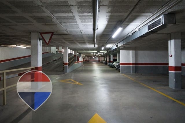 Garage à vendre à Malaga ville - 48 000 € (Ref: 9504446)