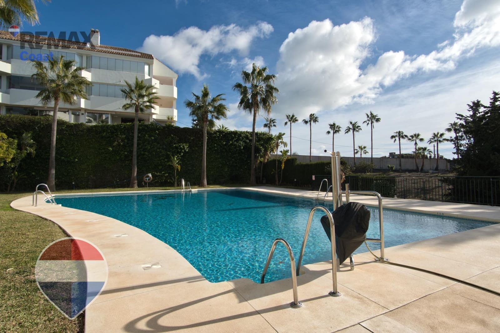 2 slaapkamer Flat te koop in Benalmadena met zwembad - € 325.000 (Ref: 9513525)