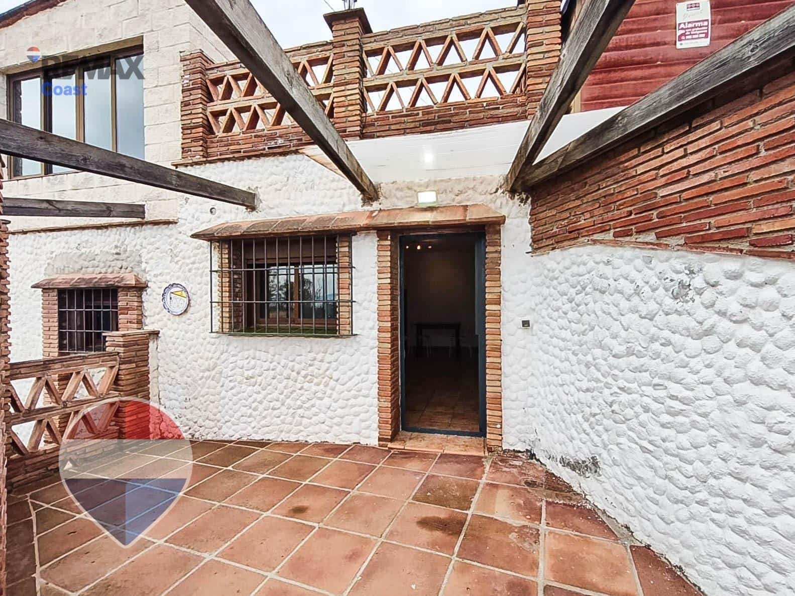 4 bedroom Finca/Country House for sale in Cartama with pool - € 295,000 (Ref: 9527834)