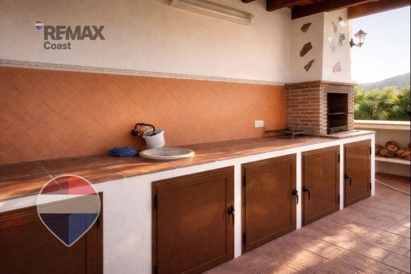 4 bedroom Finca/Country House for rent in Rincon de la Victoria with pool garage - € 2,500 (Ref: 9536260)