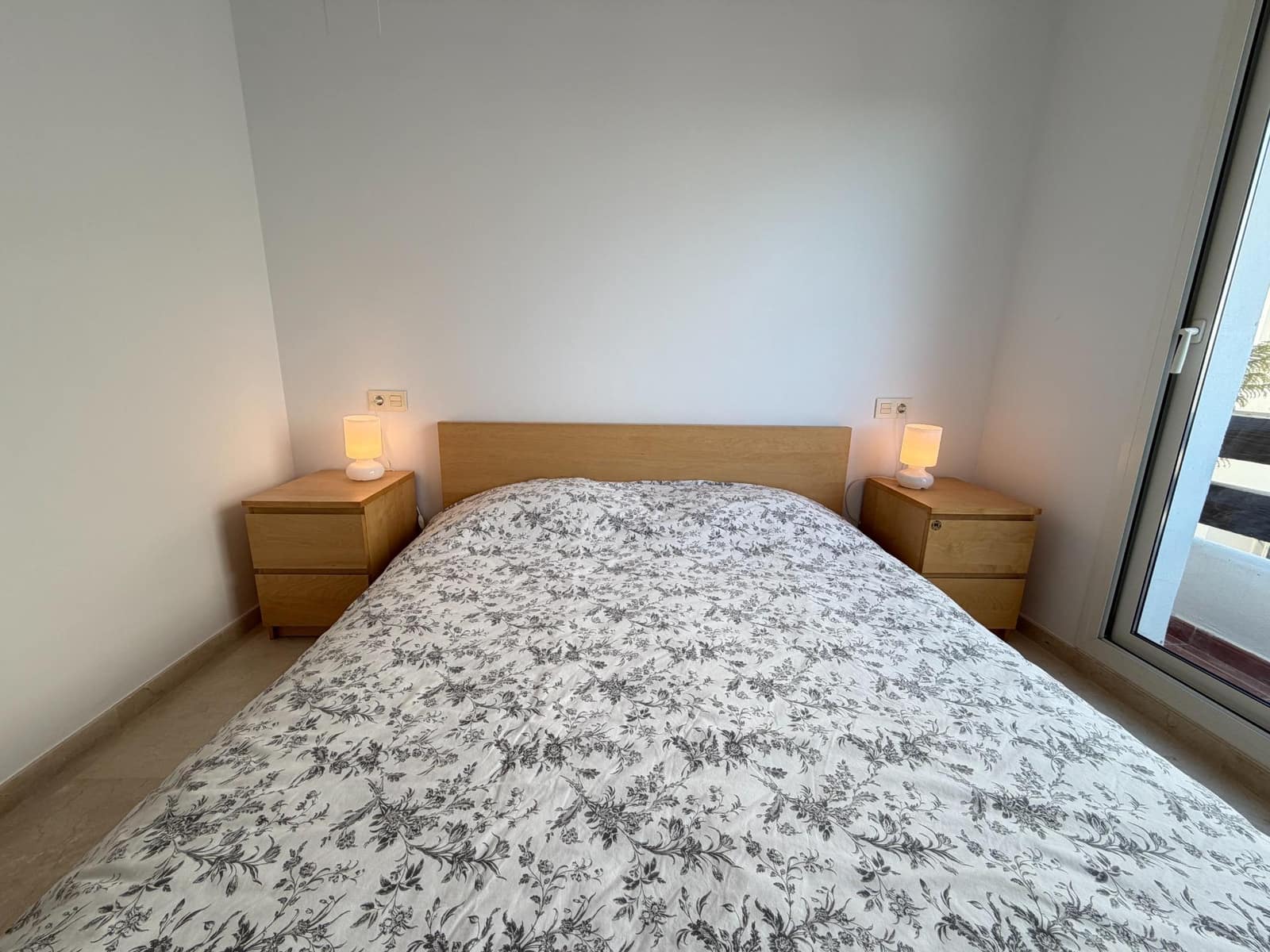 3 sypialnia Apartament na sprzedaż w Estepona z basenem garażem - 325 000 € (Ref: 9541559)