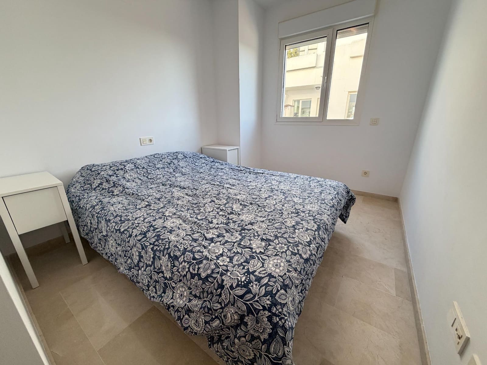3 sypialnia Apartament na sprzedaż w Estepona z basenem garażem - 325 000 € (Ref: 9541559)