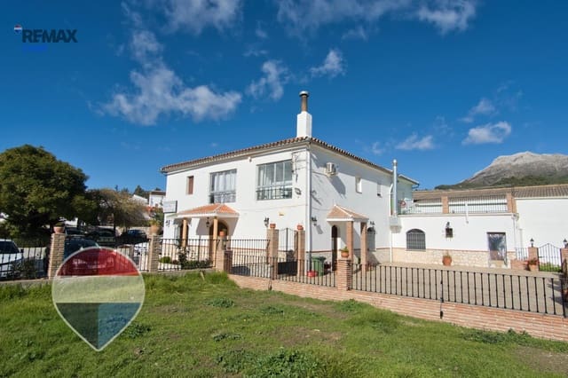 8 sovrum Villa till salu i Yunquera - 786 000 € (Ref: 9543794)