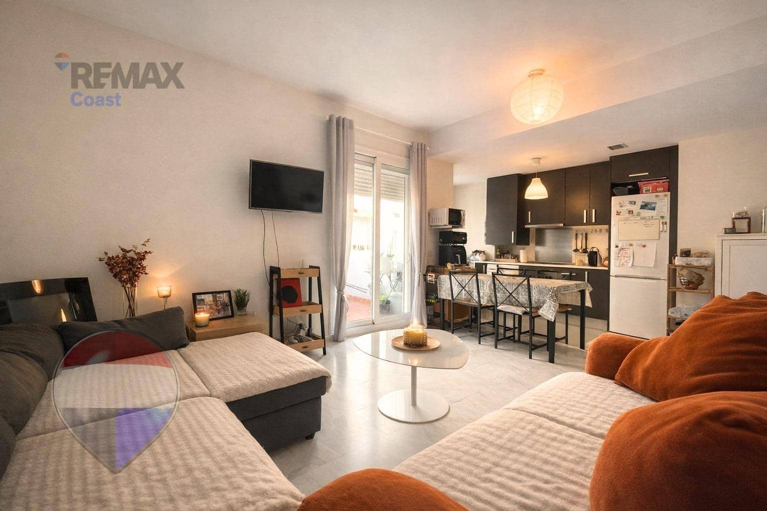 2 Zimmer Apartment zu verkaufen in Estepona mit Pool Garage - 235.000 € (Ref: 9556000)